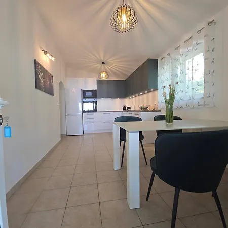 Klarisa Urban Oasis * Makarska