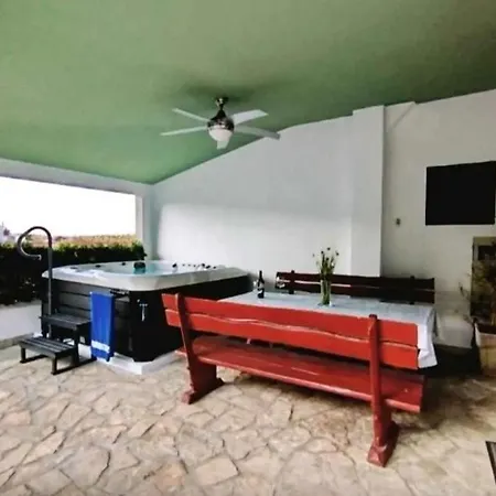 Klarisa Urban Oasis *